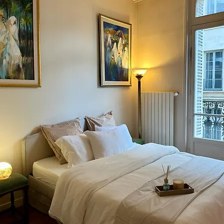 Appartamento Champs élysée - High Luxury 2 Bedroom Parigi