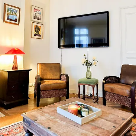 Champs élysée - High Luxury 2 Bedroom *