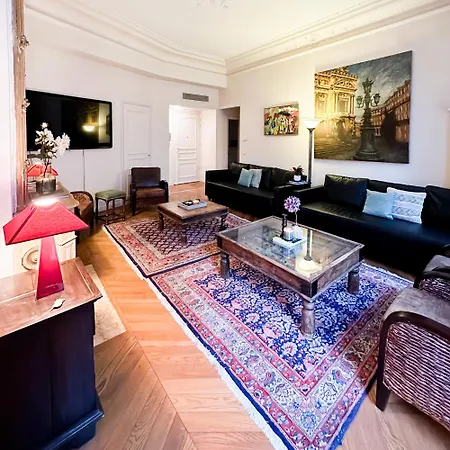 Appartamento Champs élysée - High Luxury 2 Bedroom Parigi