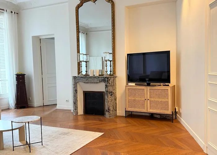 Champs élysée - High Luxury 2 Bedroom Parigi