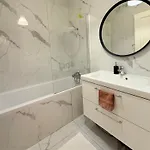 Champs Elysee - High Luxury 2 Bedroom Апартаменты Париж